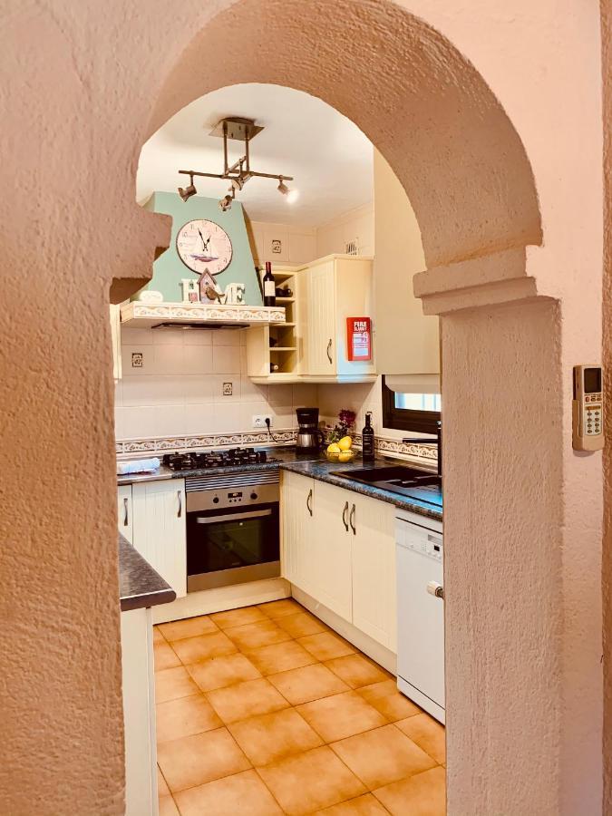 Cassandra - Beautiful Private Villa With Heated Pool Included 자베아 외부 사진